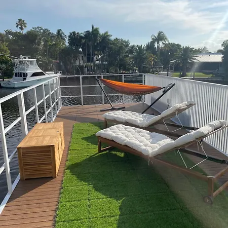 Unique Houseboat Modern And New Hotel